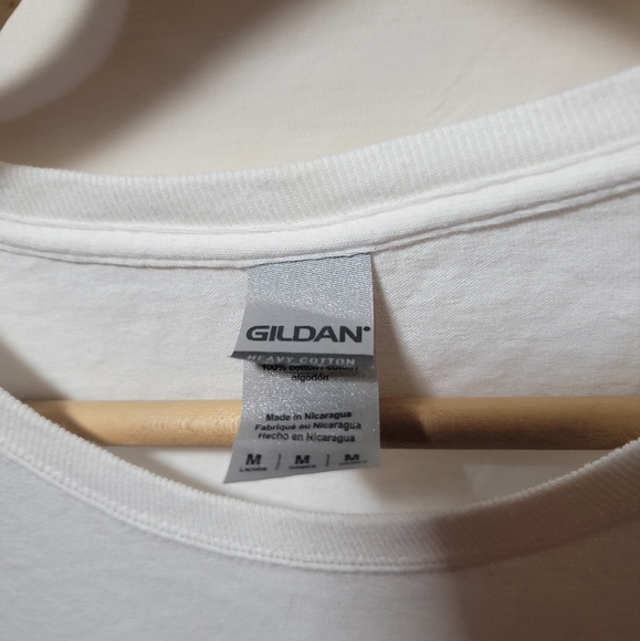 Women's size medium white t-shirt "Love Hurts" printed in hand writing style - Picture 3 of 4